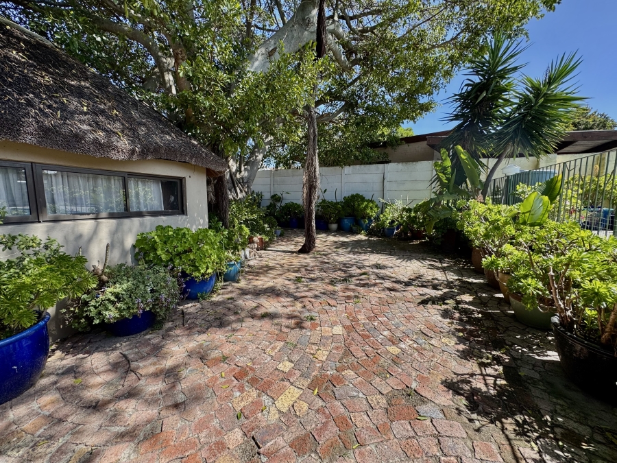 To Let 2 Bedroom Property for Rent in Table View Western Cape